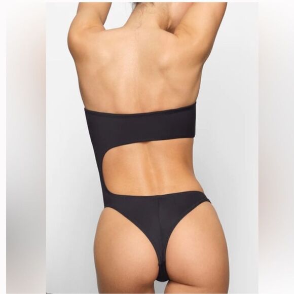 SKIMS STRAPLESS MONOKINI IN ONYX BLACK SIZE 2X NWT - Picture 5 of 10